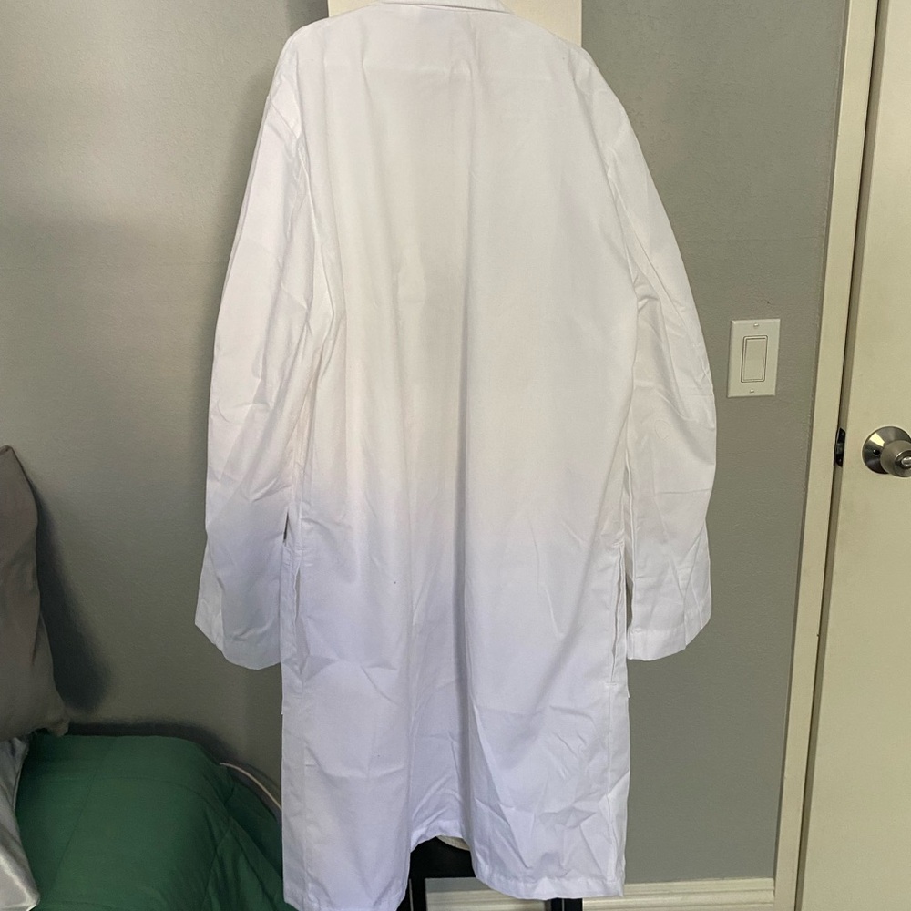 Lab Coat - Picture 3 of 7